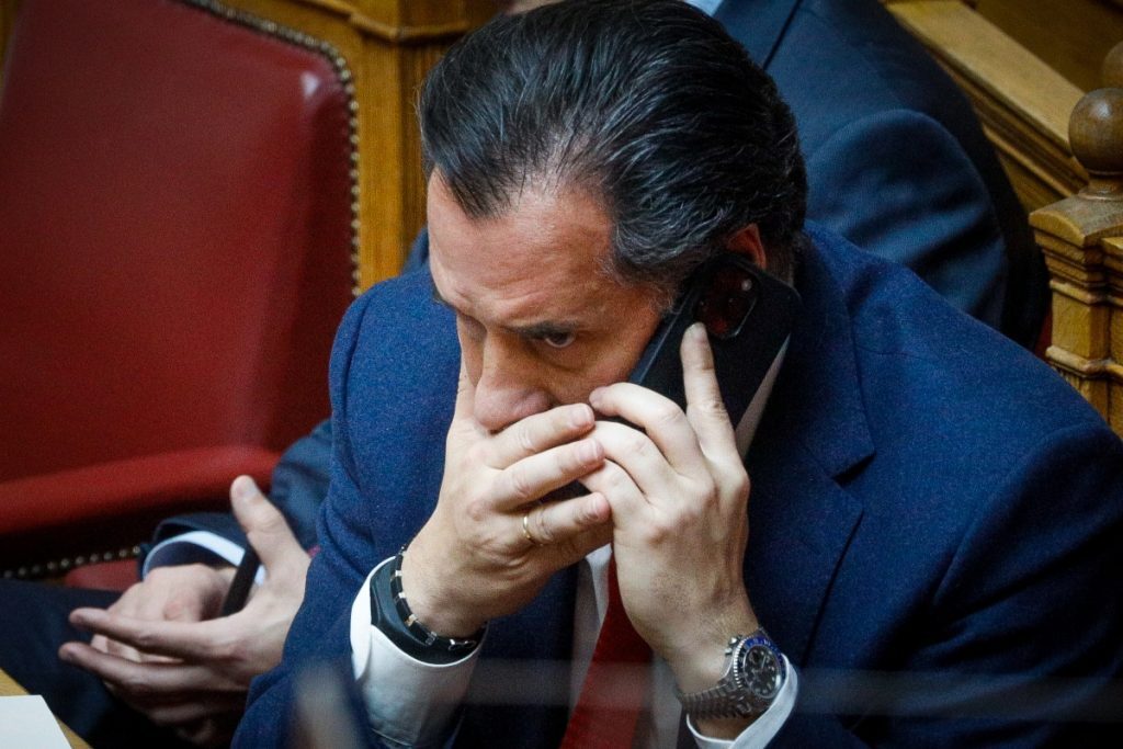 Άδωνις Γεωργιάδης: Επική ατάκα εν μέσω καύσωνα – «Έχει τελειώσει ο γύρος χοιρινός, να βάλουμε γύρο κ