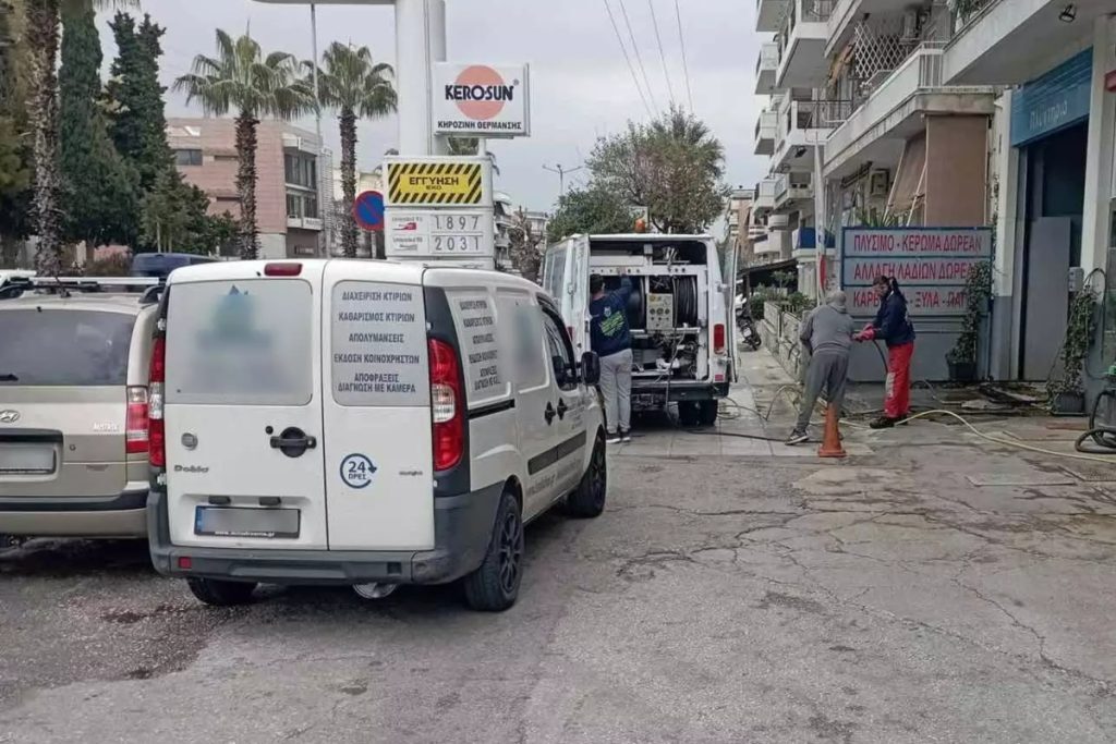 Γιώργος Καραϊβάζ: Αυτό είναι το λευκό βαν που χρησιμοποιήθηκε στη δολοφονία του – Φωτογραφία ντοκουμ