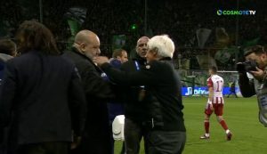 Παναθηναϊκός-Ολυμπιακός: Ξέσπασε o Καραπαπάς - Εξήγησε γιατί έδωσε το χέρι στον Γιοβάνοβιτς