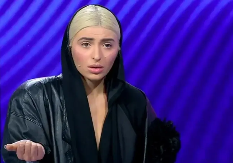 My Style Rocks: Ξεμπρόστιασαν την Ειρήνη Καζάκη – «Πρώην παίκτρια σου φέρνει ρούχα σε κρεμάστρες»