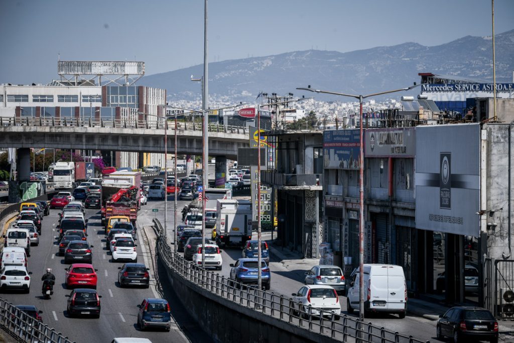 Κίνηση: Ταλαιπωρία στον Κηφισό και στην Αττική Οδό – Ποιους δρόμους να αποφύγετε