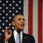 Επιστροφή Ομπάμα στην πολιτική σκηνή: Μήνυμα ενότητας και επίθεση στον Τραμπ για «ανομία και παραλογισμό»