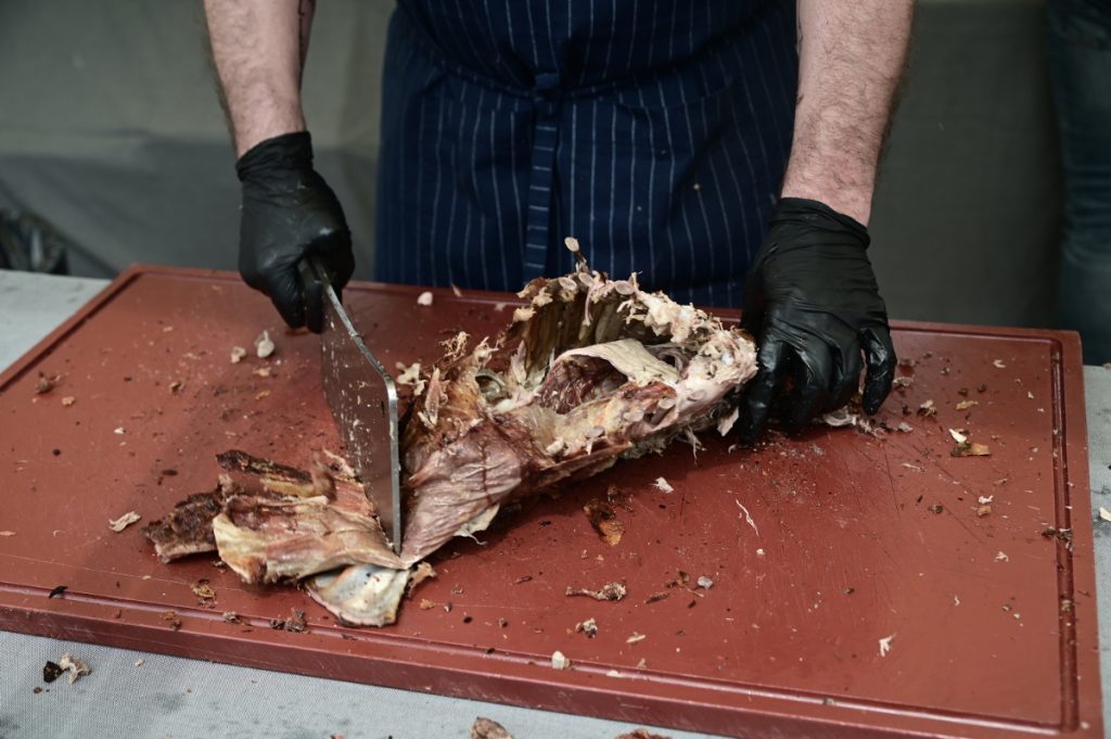 Πάσχα 2023: Γεμάτες οι ταβέρνες & τα εστιατόρια για τον οβελία