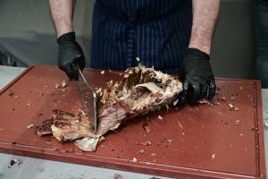 Πάσχα 2023: Γεμάτες οι ταβέρνες & τα εστιατόρια για τον οβελία