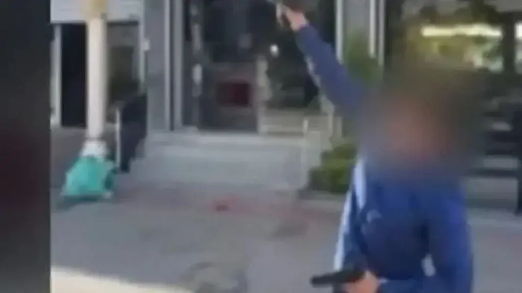 Άνω Λιόσια: Ανθρωποκυνηγητό για τον «πιστολέρο» που άνοιξε πυρ μες στην μέση του δρόμου