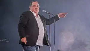 Βασίλης Καρράς