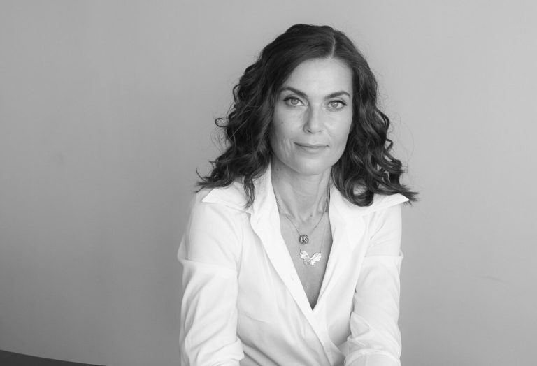 «Oι μικρές μου αλήθειες» της Κατερίνας Μουστάκα – «Επειδή το σώμα μας μιλάει»