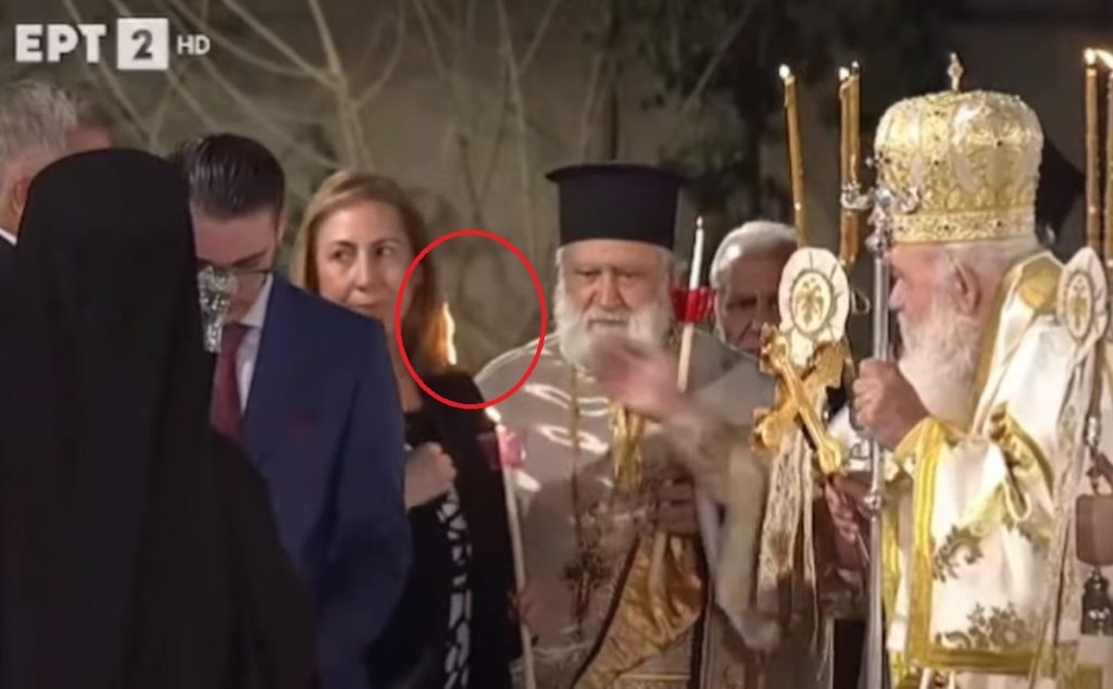 Πήραν φωτιά τα μαλλιά της Μαριλίζας Ξενογιαννακοπούλου στη Μητρόπολη