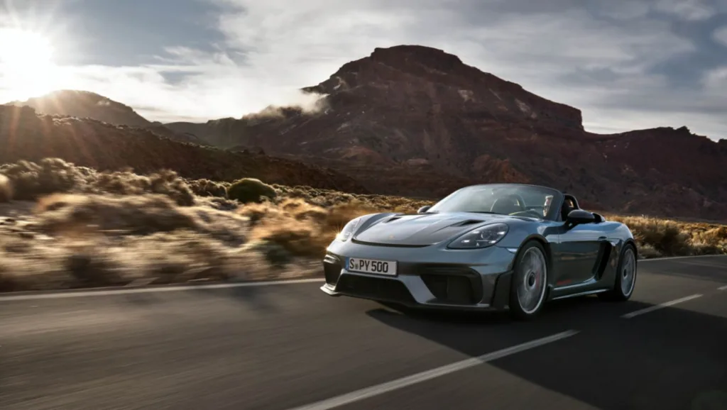 Porsche 718 Spyder RS: Μια ωδή στους θερμικούς κινητήρες