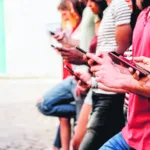 Έκρηξη συνδρομητών κινητής τηλεφωνίας διεθνώς – Σε υψηλά επίπεδα και στην Ελλάδα