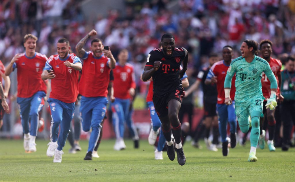 Bundesliga: Η Μπάγερν πρωταθλήτρια για 11η σερί φορά με θρίλερ, η Ντόρτμουντ την… αυτοκτονία τ