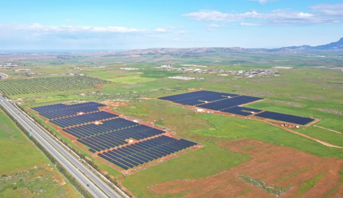 Στη πρώτη της επένδυση σε ΑΠΕ προχωρά η HELLENiQ ENERGY στην Κύπρο