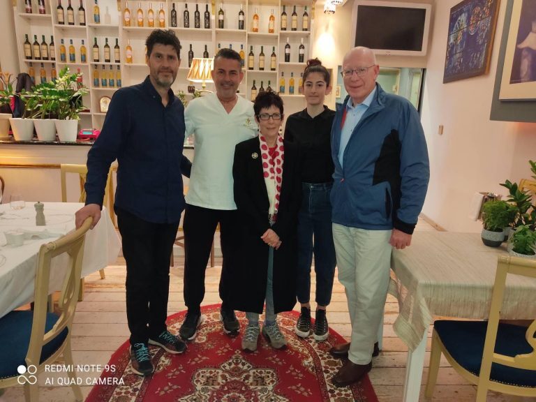 Μόνο στο Eleftherostypos.gr: Τo ελληνικό μενού που «τρέλανε» τον Κυβερνήτη της Αυστραλίας στην Λήμνο