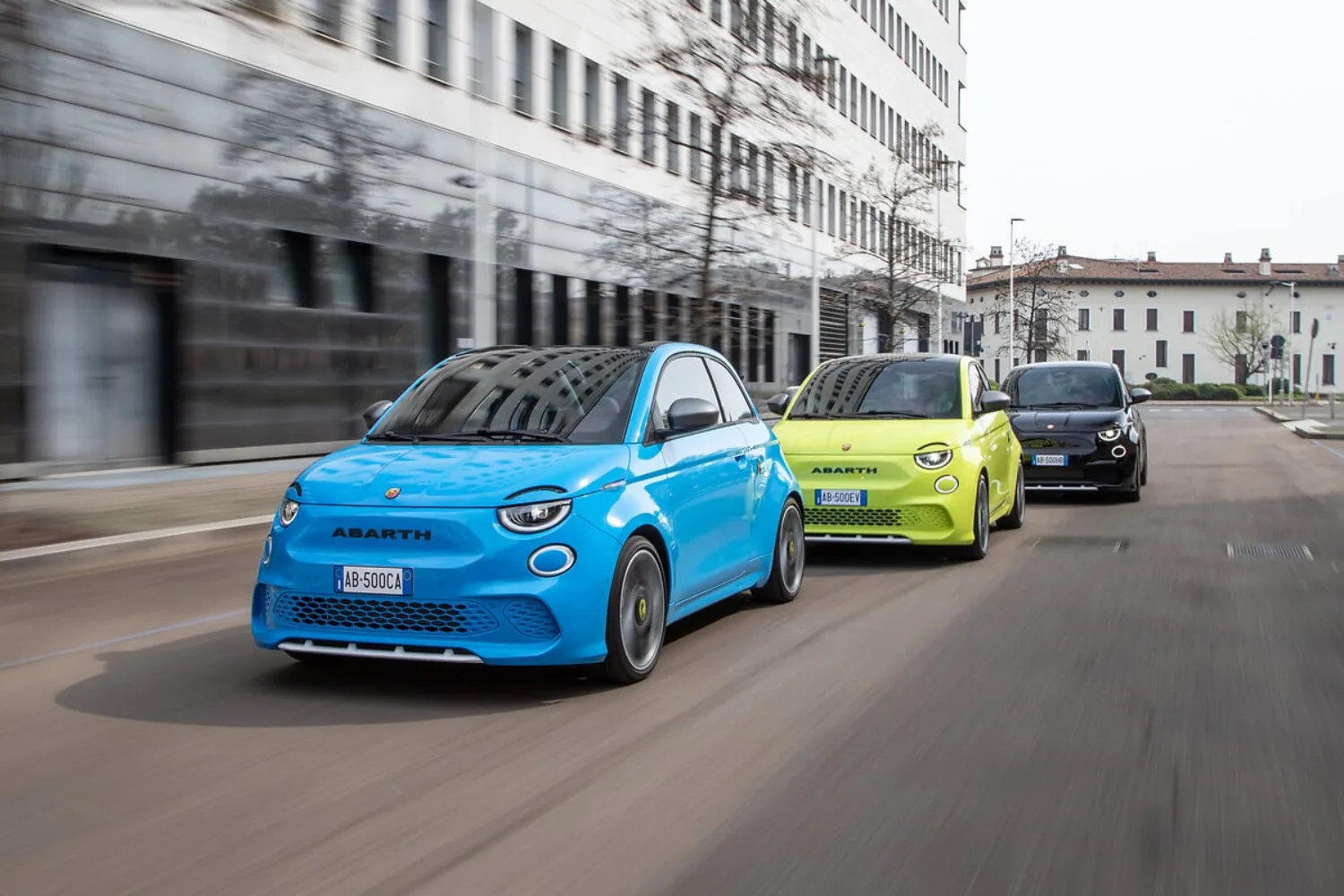 Η Abarth επεκτείνει την γκάμα της με τη νέα σειρά Abarth 500e