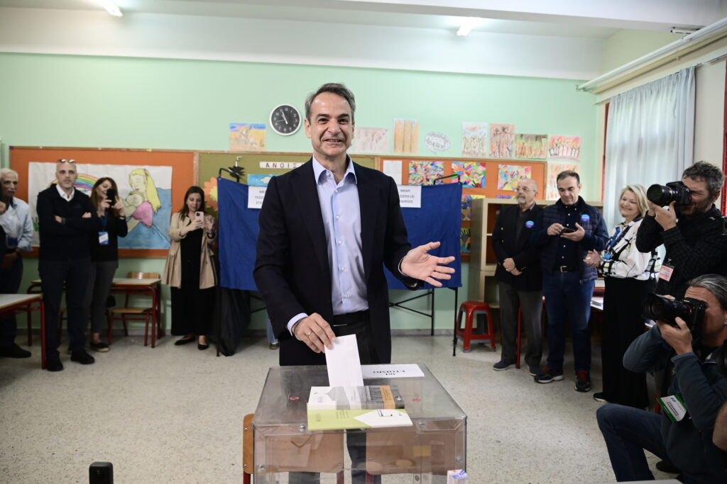 Εκλογές 2023: Ψήφισε ο Κυριάκος Μητσοτάκης – «Ψηφίζουμε για ένα καλύτερο μέλλον και μία ισχυρή και προστατευμένη Ελλάδα»