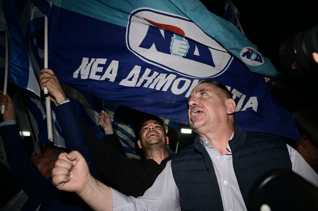 Πολιτικός «σεισμός» με νίκη της ΝΔ – Εσπασε όλα τα μεταπολιτευτικά ρεκόρ