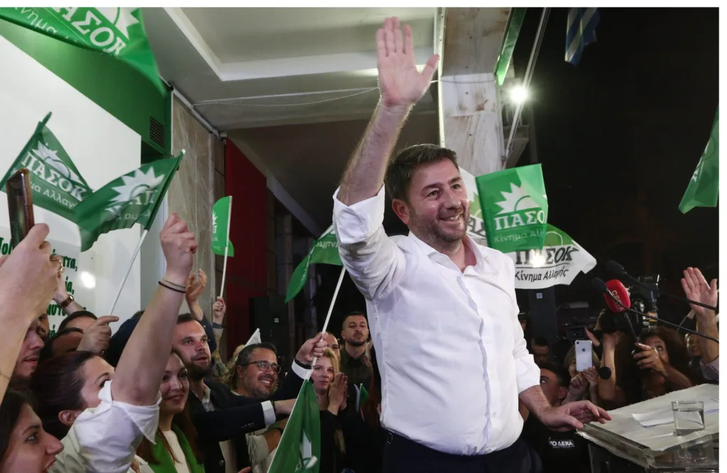 Πέρασε τον πήχη το ΠΑΣΟΚ – Σαφές άνοιγμα στους ψηφοφόρους  του ΣΥΡΙΖΑ από τον Ανδρουλάκη