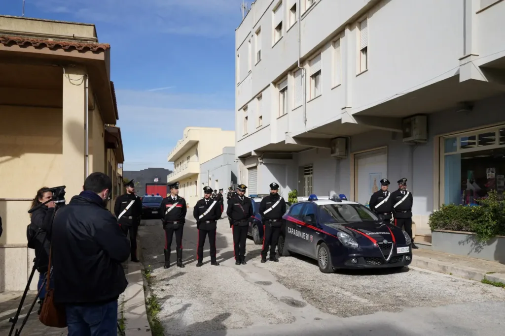 Σοκ σε σχολείο στο Μιλάνο: Μαθητής μαχαίρωσε καθηγήτρια και απείλησε παιδιά
