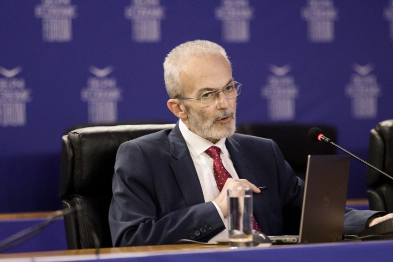 Μαύρος (MRB) για ΣΥΡΙΖΑ: Ο επόμενος πρόεδρος πρέπει είναι πιο μορφωμένος από τον Τσίπρα