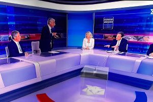 «Σφάχτηκαν» στον «αέρα» του ΣΚΑΪ με το «προσβλητικό σχόλιο» για τον Τσίπρα – Οργισμένη παρέμβαση της Τσαπανίδου