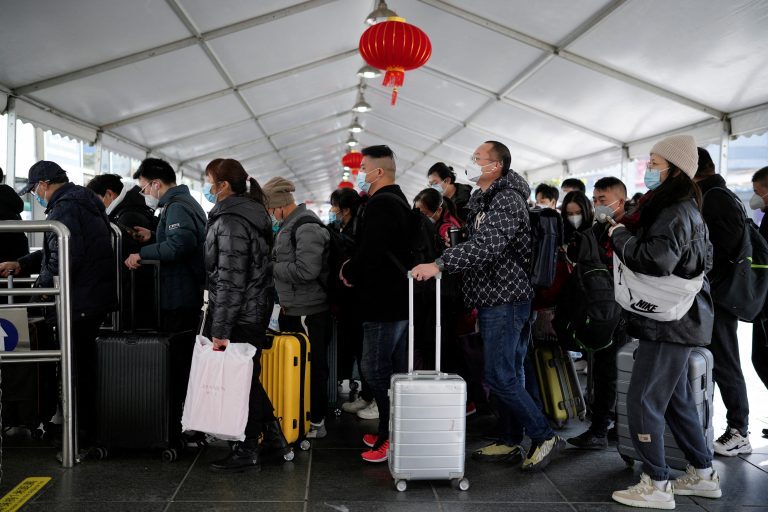 Κίνα: Απαγορεύει σε όλο και περισσότερους ανθρώπους, συμπεριλαμβανομένων ξένων πολιτών, να φύγουν από τη χώρα