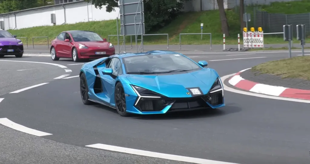 Η Lamborghini Revuelto δοκιμάζεται στο Nürburgring