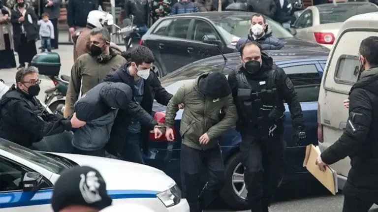 Δίκη Άλκη Καμπανού: Οπαδοί του ΠΑΟΚ φώναξαν συνθήματα υπέρ των κατηγορουμένων – Στις 6 Ιουλίου οι ποινές