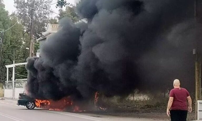 Πανικός στην Αργολίδα: Αυτοκίνητο τυλίχθηκε στις φλόγες [εικόνες]
