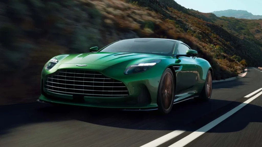 Αποκαλύφθηκε η νέα Aston Martin DB12, το πρώτο super tourer