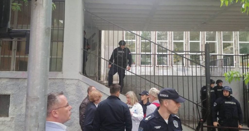 Βελιγράδι: 14χρονος άνοιξε πυρ σε δημοτικό σχολείο, τουλάχιστον ένας νεκρός – LIVE εικόνα από το σημείο