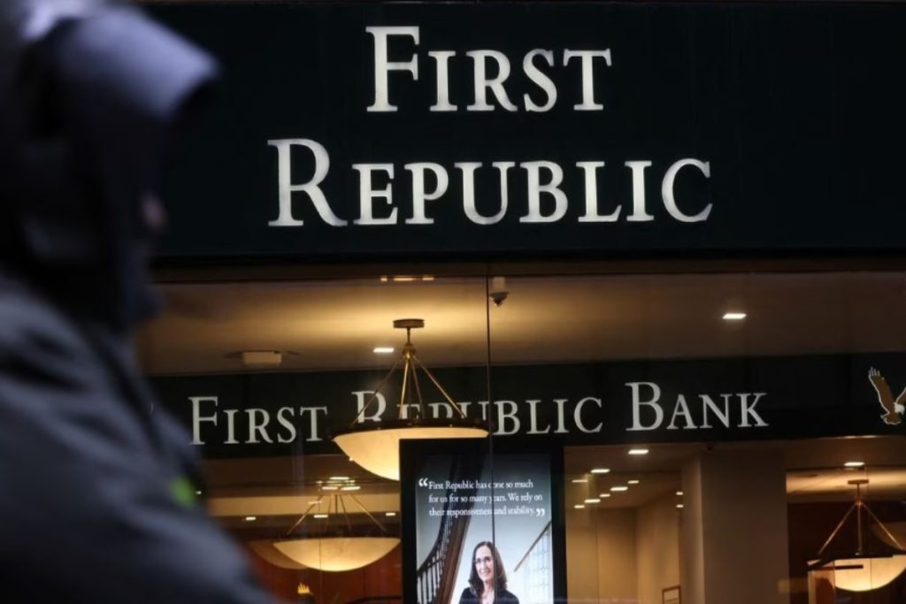 First Republic Bank: «Βόμβα» στις ΗΠΑ – Κατέρρευσε η τράπεζα, ανέλαβε τον έλεγχο η πολιτεία της Καλιφόρνια