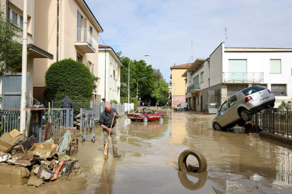 Ιταλία: Ζημιές δισεκατομμυρίων από τις πλημμύρες στην Εμίλια Ρομάνια – Νέες καταστροφές στη Ρα