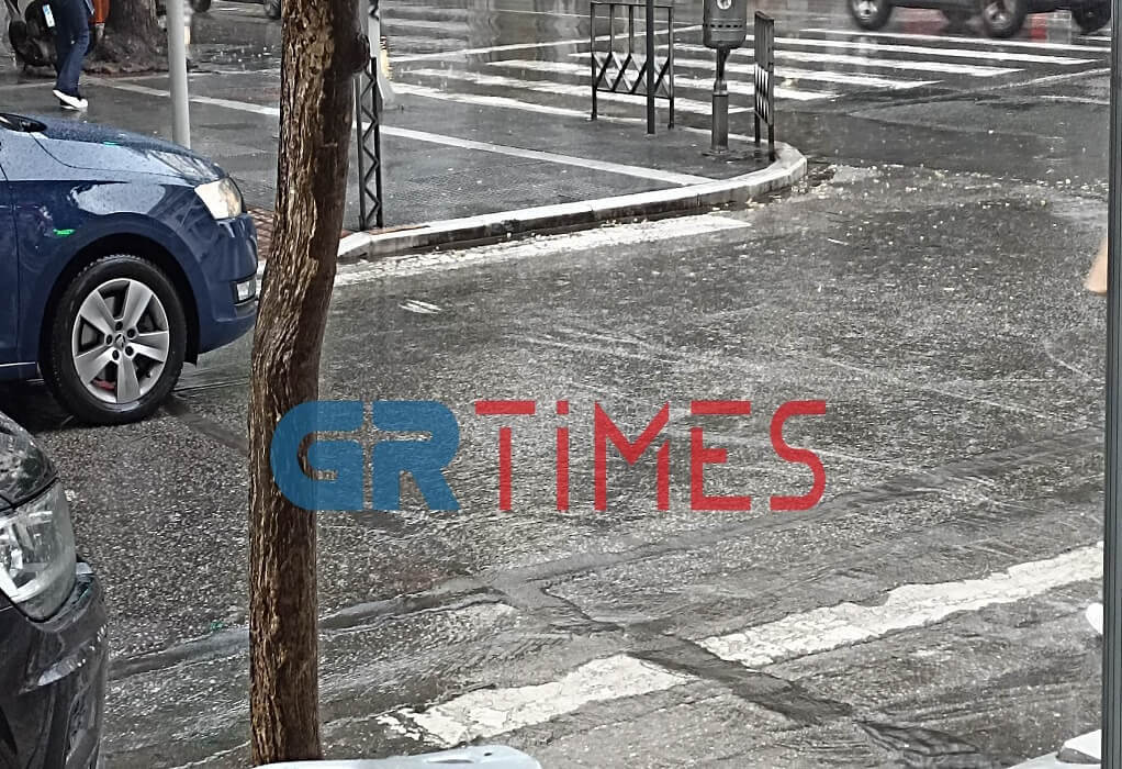 Θεσσαλονίκη: 60 κλήσεις δέχτηκε η Πυροσβεστική λόγω της σφοδρής νεροποντής – Ποτάμια οι δρόμοι