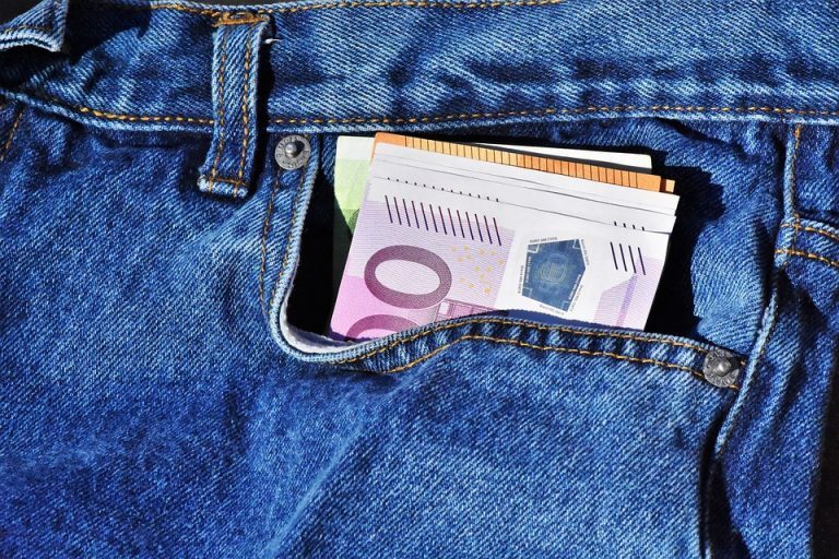 Ηλεία: «Φτερά» έκανα τα χρήματα που είχαν μαζέψει οι μαθητές για την πενθήμερη εκδρομή τους στην Βάρδα