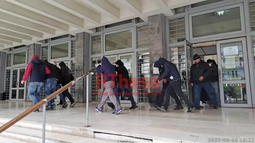 Θεσσαλονίκη: Δίωξη για δύο κακουργήματα στους συλληφθέντες με τα 105 κιλά κοκαΐνης [εικόνες & β