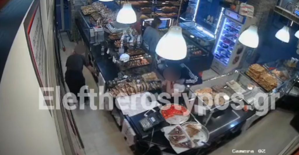 Βίντεο ντοκουμέντο από ένοπλη ληστεία σε φούρνο – Κόλλησε το πιστόλι στο0ν κρόταφο υπαλλήλου