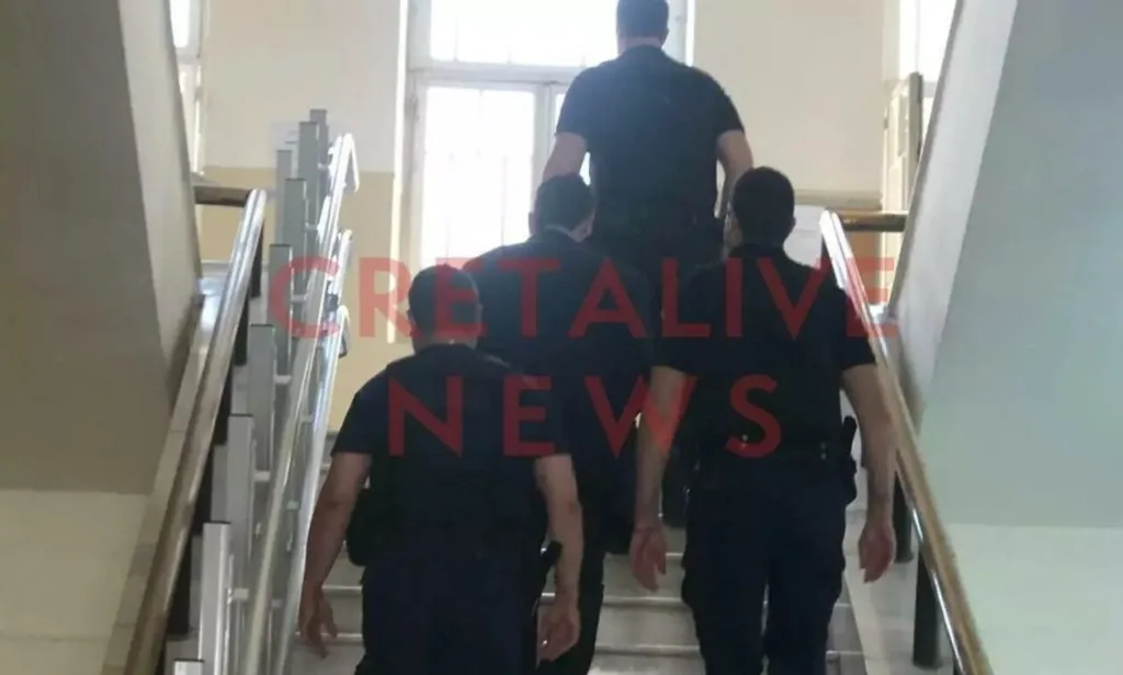 Κρήτη: Παραλήρημα του 43χρονου μητροκτόνου -«Απήγαγαν τη γυναίκα μου, η μητέρα μου ζει»