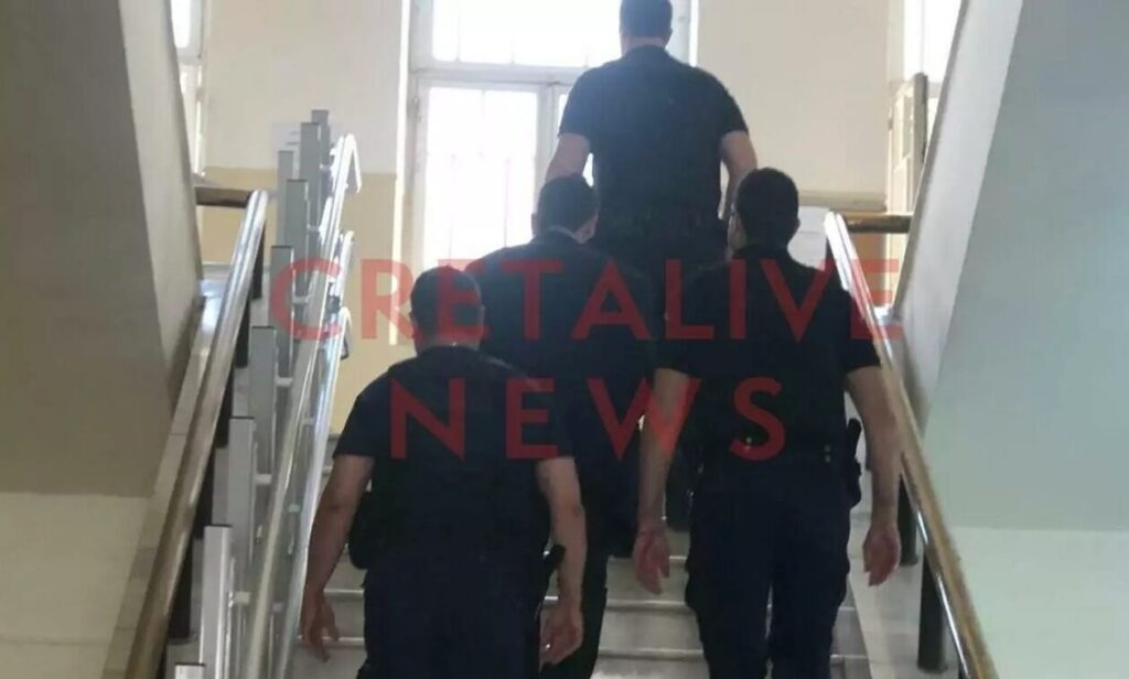 Κρήτη: Παραλήρημα του 43χρονου μητροκτόνου -«Απήγαγαν τη γυναίκα μου, η μητέρα μου ζει»