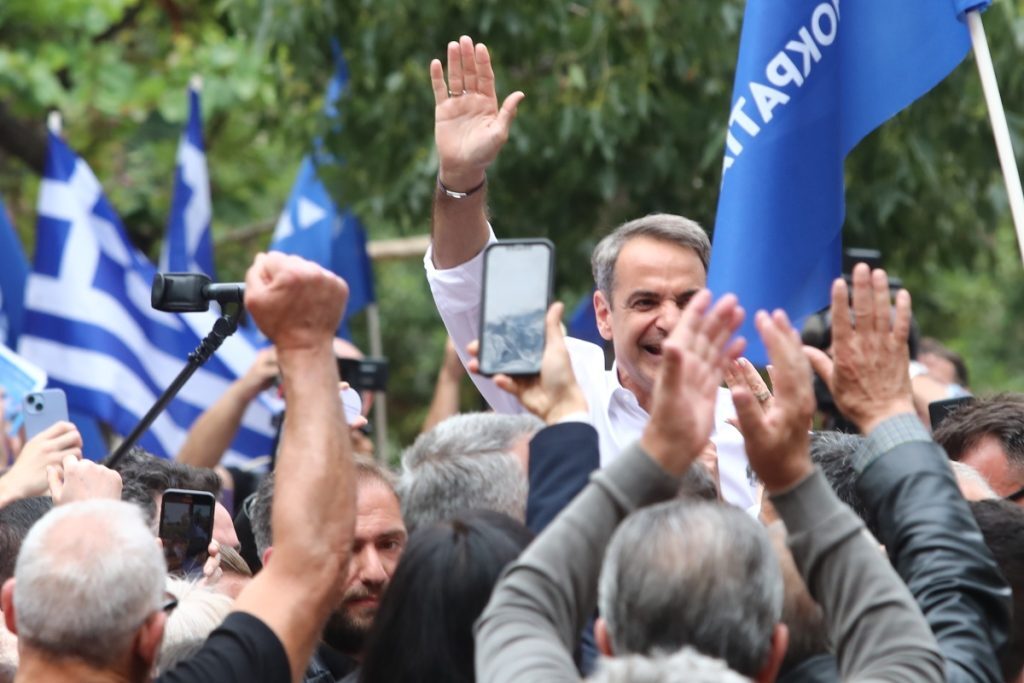 Εκλογές 2023: Ο Μητσοτάκης έστειλε μήνυμα νίκης από του Ζωγράφου – «Την Κυριακή όλη η πατρίδα θα είναι γαλάζια» [βίντεο]