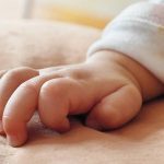 Κύκλωμα εμπορίας βρεφών: Γεννήθηκε και πέμπτο μωρό από παρένθετη μητέρα