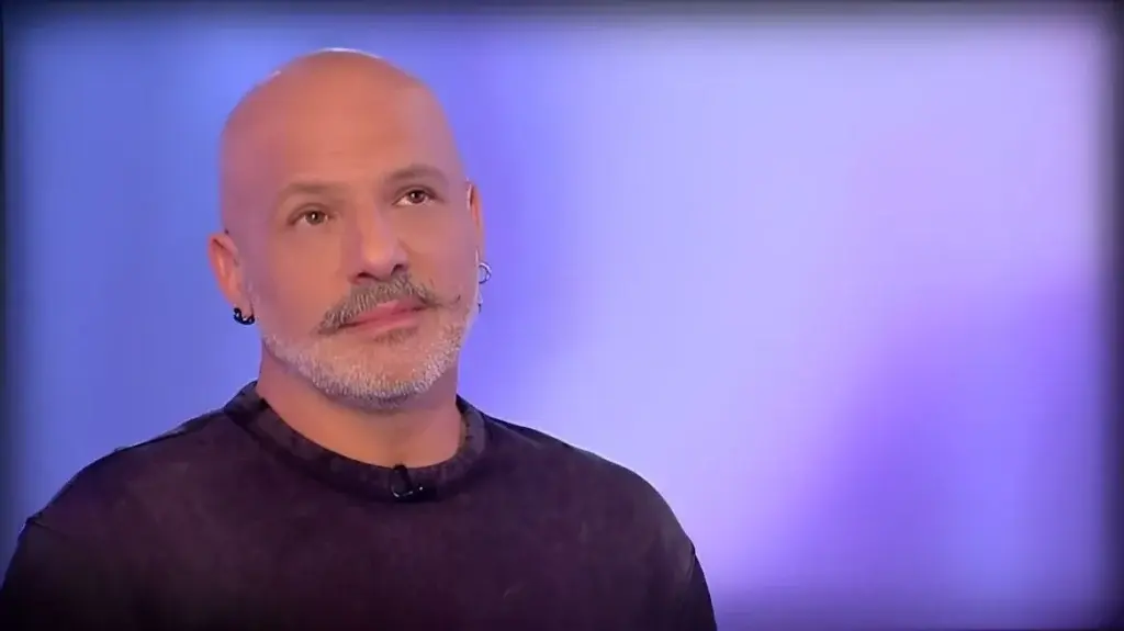 Μουτσινάς: «Δεν καταλαβαίνω γιατί πρέπει να σχολιάσω τον Κασσελάκη – Λόγω της σεξουαλικής του 