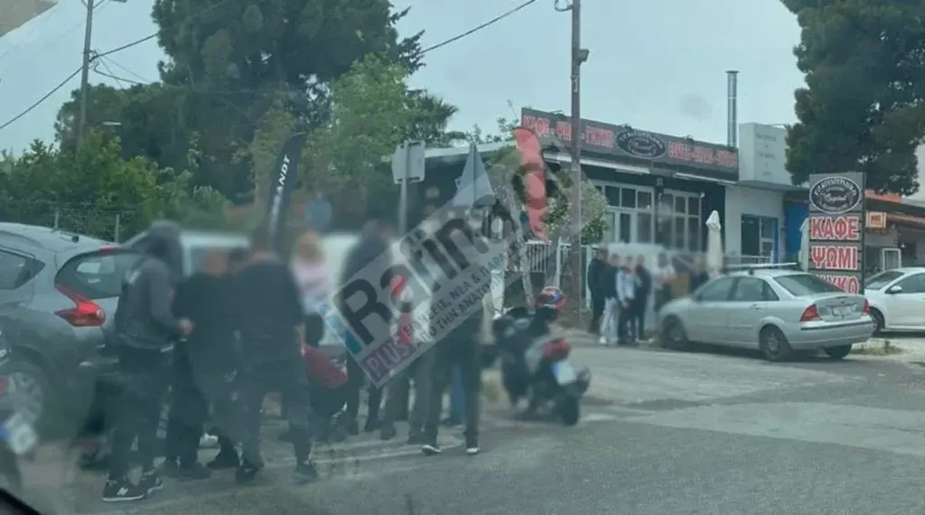 Ραφήνα: Μηχανή συγκρούστηκε με φορτηγάκι, τραυματίστηκε ο δικυκλιστής