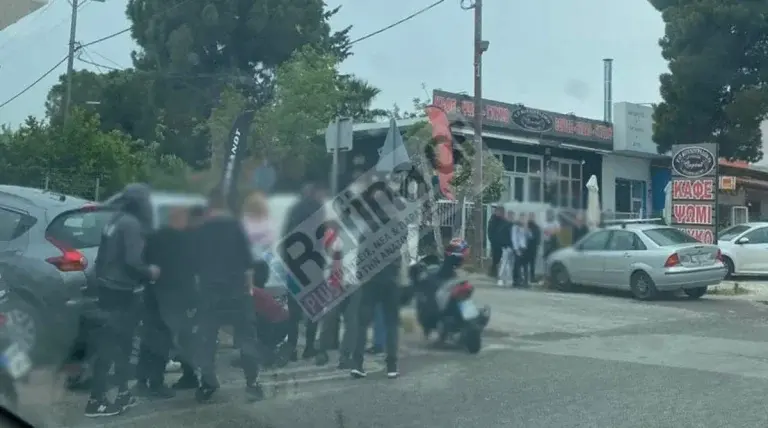 Ραφήνα: Μηχανή συγκρούστηκε με φορτηγάκι, τραυματίστηκε ο δικυκλιστής
