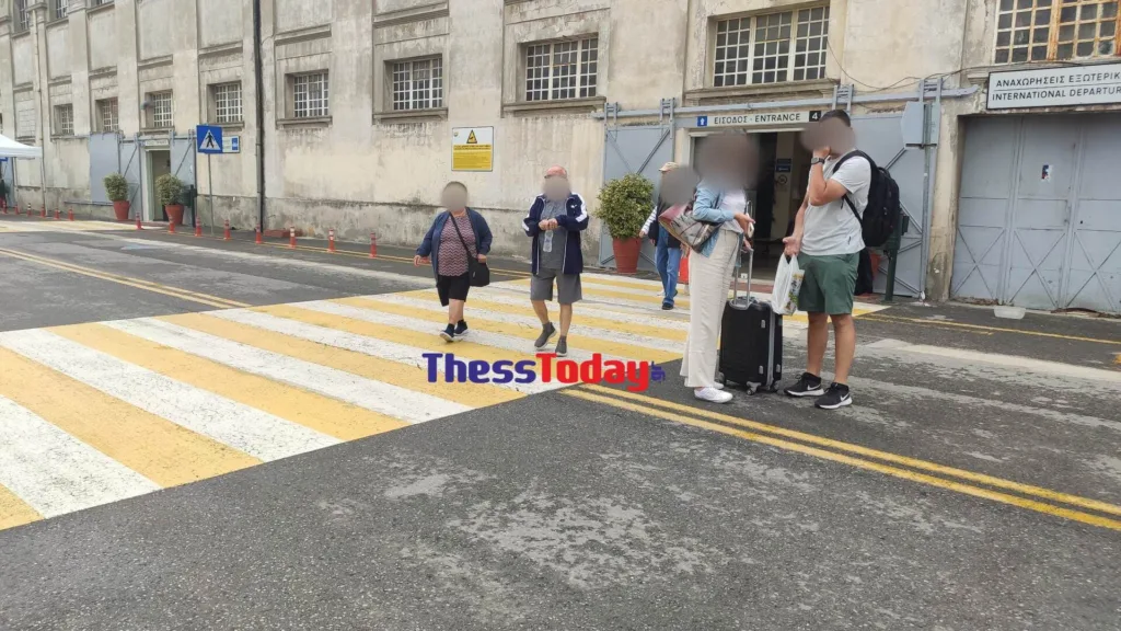 Εκλογές 2023: Στο εκλογικό κλίμα μπήκαν και οι τουρίστες – «Ας νικήσει ο καλύτερος!»