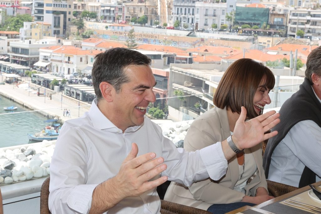 Εκλογές 2023-Τσίπρας: Το Μικρολίμανο, το γεύμα στους δημοσιογράφους και το final four