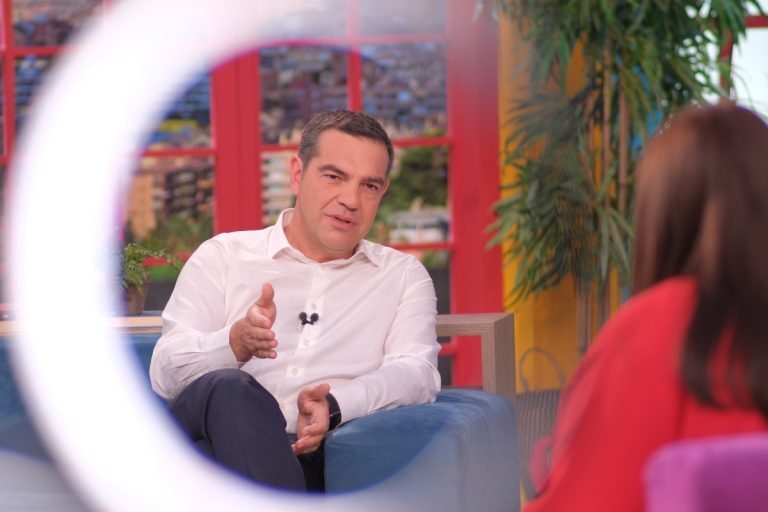 Αλέξης Τσίπρας: «Υποτιμητικό το 150αρι που εξήγγειλε για τους νέους ο Μητσοτάκης» – Οι προτεραιότητές του αν εκλεγεί πρωθυπουργός [βίντεο]