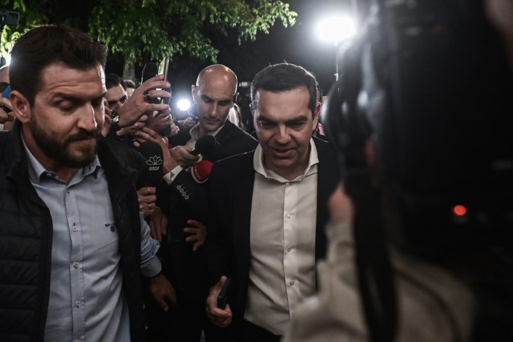 ΣΥΡΙΖΑ: Φταίνε όλοι οι άλλοι εκτός από τον Τσίπρα