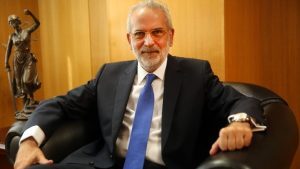 Εκλογές 2023: Ποιος είναι ο υπηρεσιακός πρωθυπουργός Ιωάννης Σαρμάς