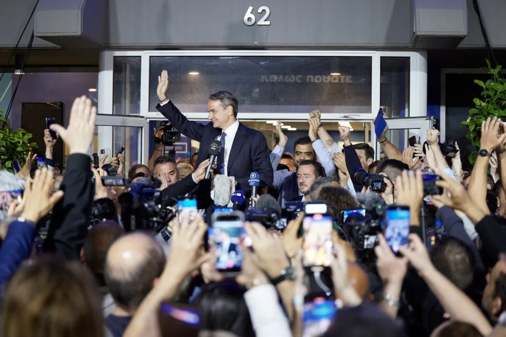 Αποτελέσματα εκλογών 2023: Ιστορικός θρίαμβος Μητσοτάκη και ΝΔ με 20 μονάδες διαφορά από τον ΣΥΡΙΖΑ 