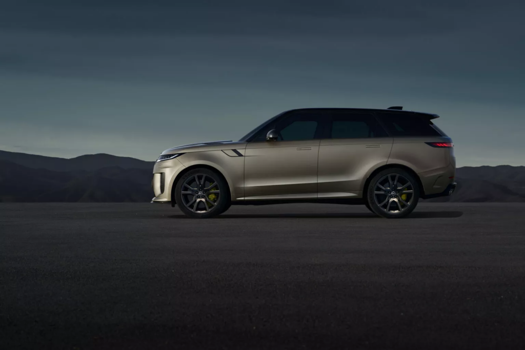 Το νέο Range Rover Sport SV 2024 «αγγίζει» τους 626 ίππους!